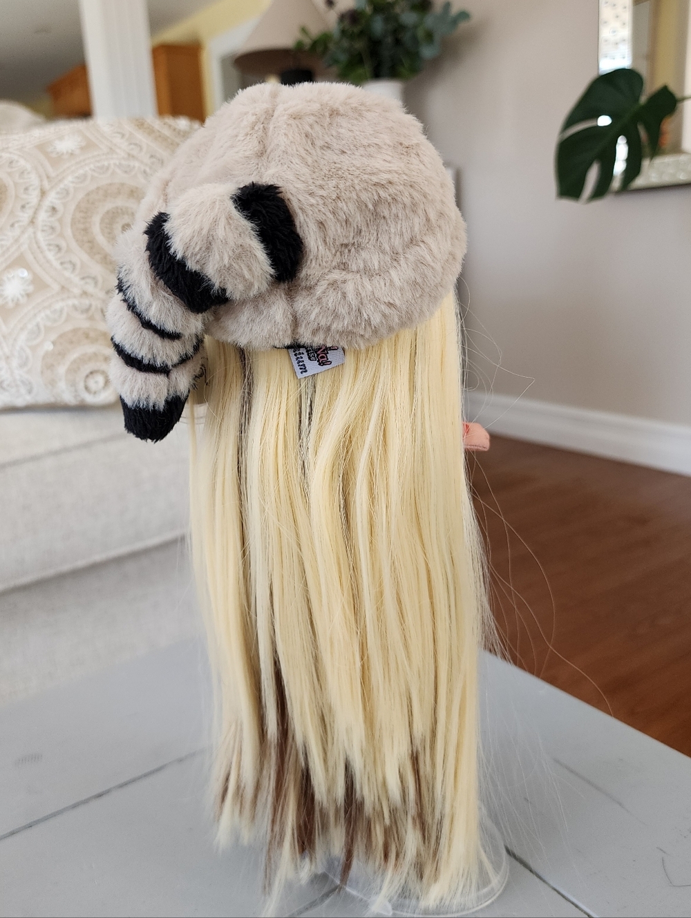 🦝 Na! Na! Na! Large Surprise Teens Gretchen Stripes 11" Fashion Doll Racoon - Picture 3 of 7